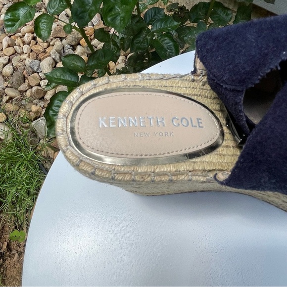 Kenneth Cole Olivia Navy Blue Suede Wedge Platform Sandal Size 9.5M - Picture 7 of 10